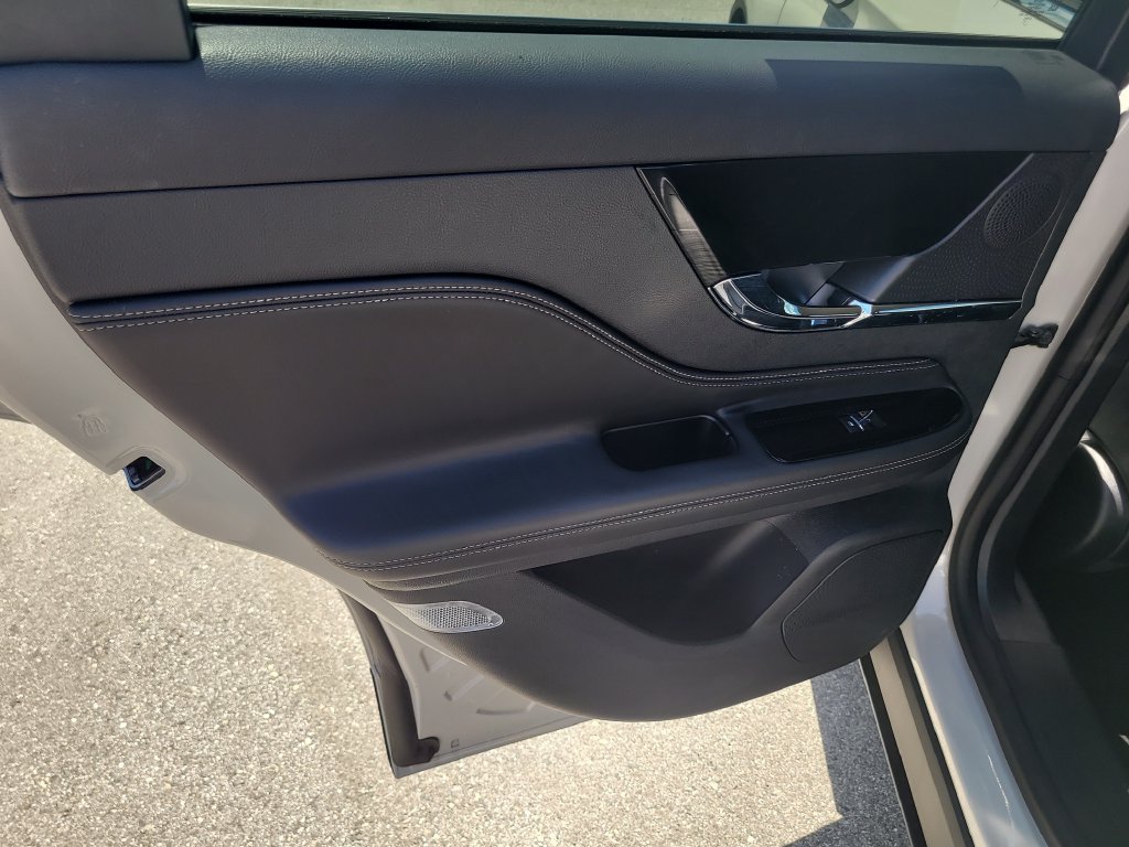 Used 2024 Lincoln Corsair FWD image 9