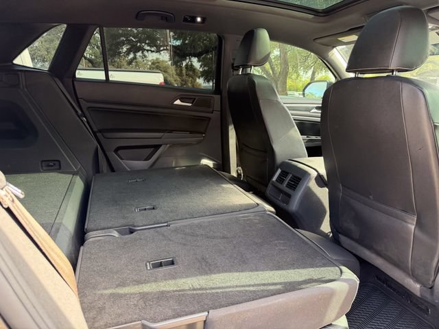 Used 2020 Volkswagen Atlas Cross Sport SE w/ Panoramic Sunroof Package FWD image 18