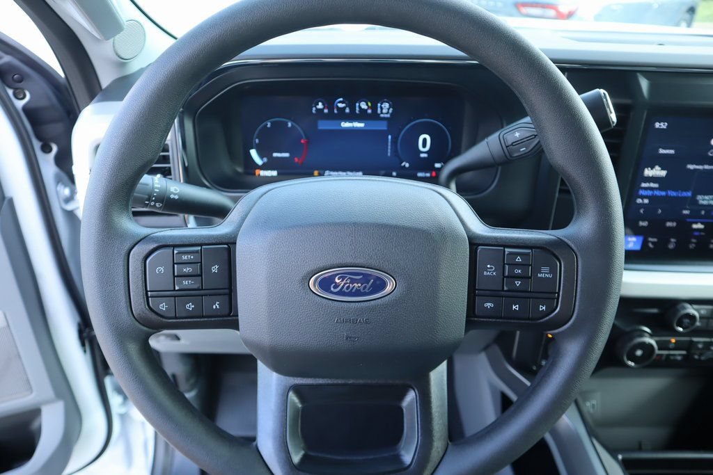 New 2026 Ford F250 XLT w/ XLT Premium Package AWD/4WD image 3