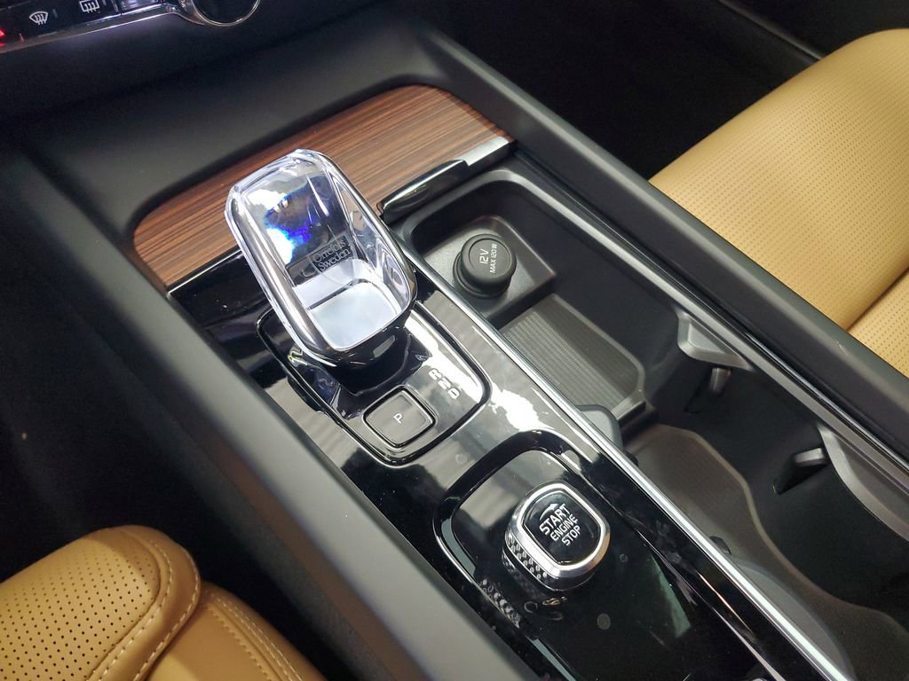 New 2025 Volvo V60 B5 Cross Country Ultra w/ Protection Package Premier image 31