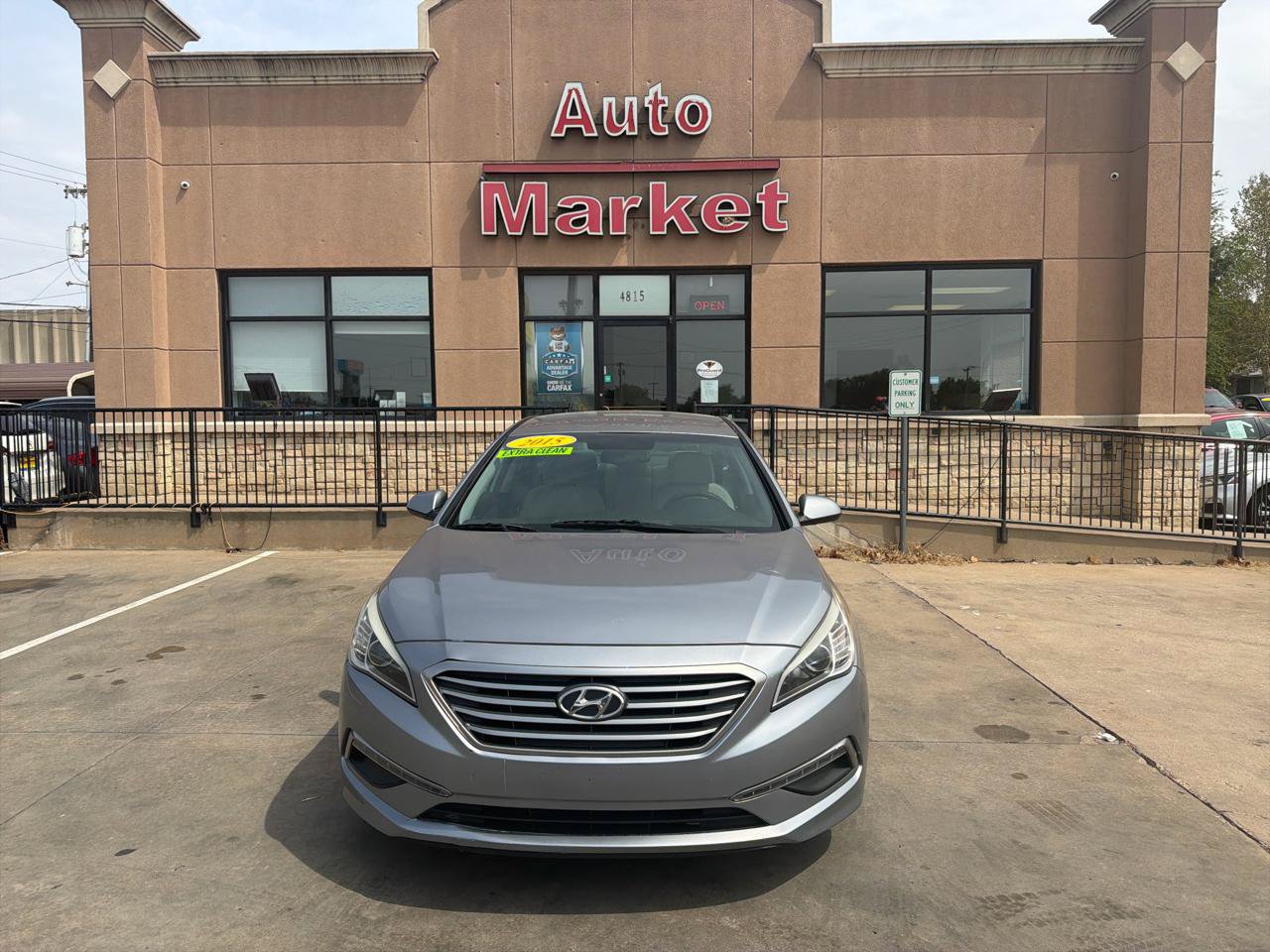 Used 2015 Hyundai Sonata SE w/ Option Group 09 FWD image 2