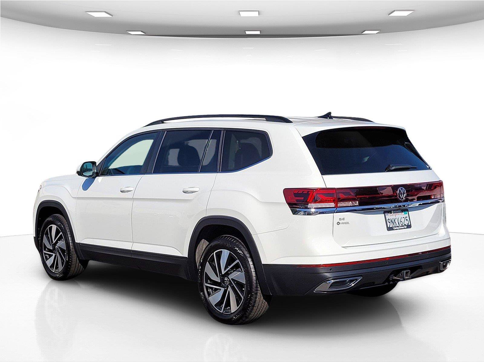 Certified 2024 Volkswagen Atlas SE FWD image 8