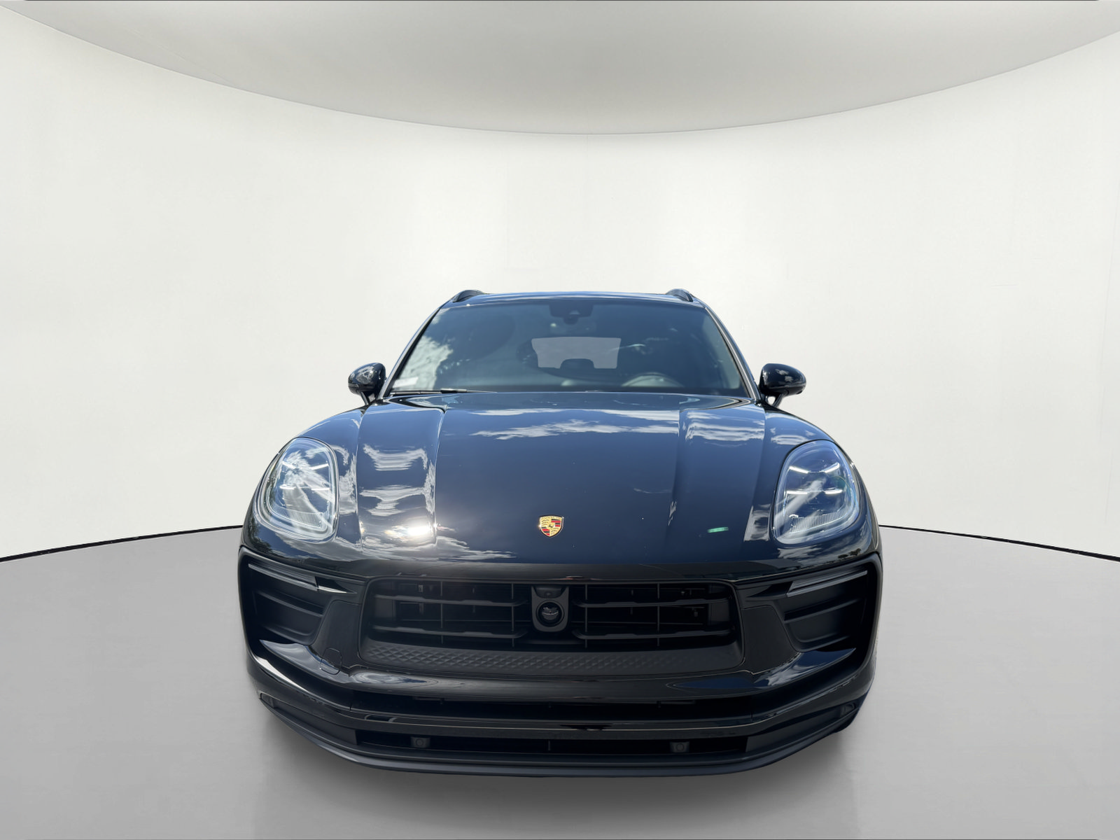 New 2026 Porsche Macan AWD/4WD image 8