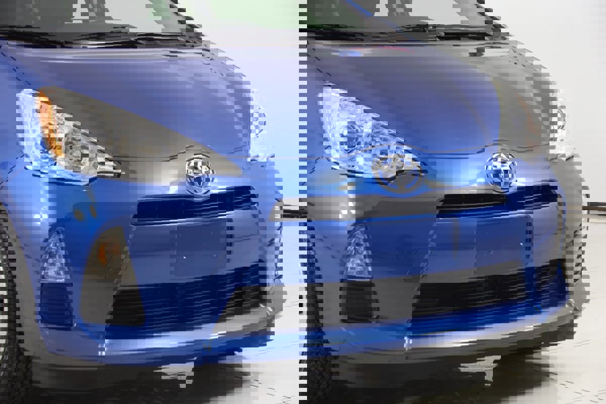 Used 2014 Toyota Prius C Two image 29