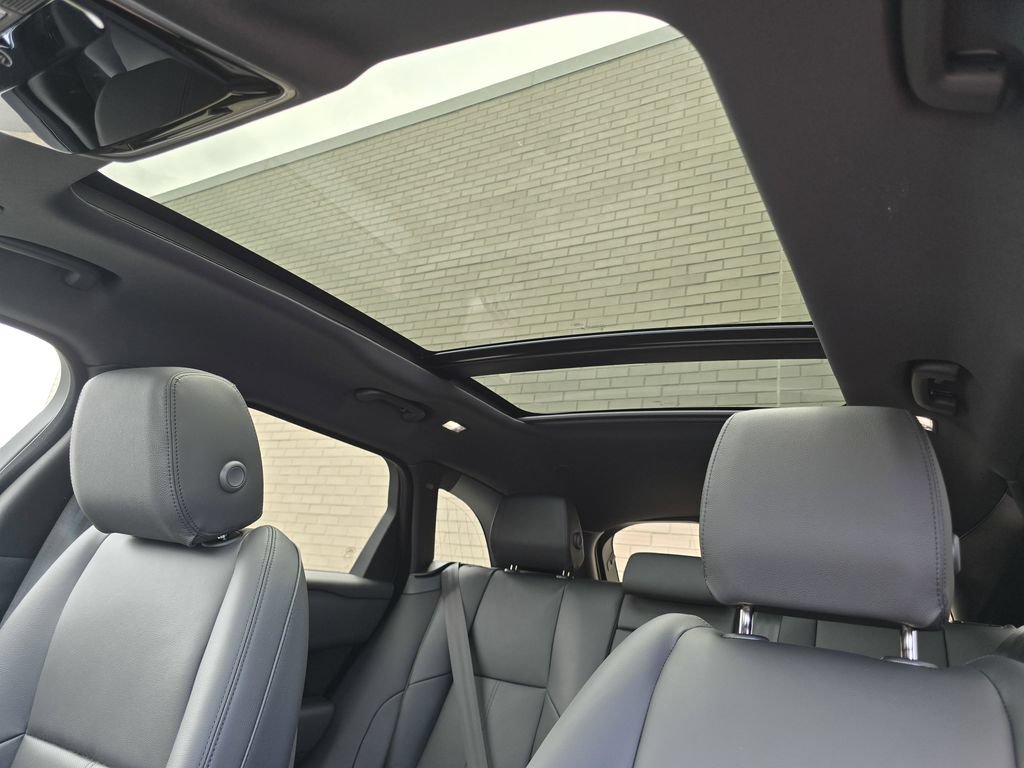 New 2026 Land Rover Range Rover Velar Dynamic SE AWD/4WD image 3