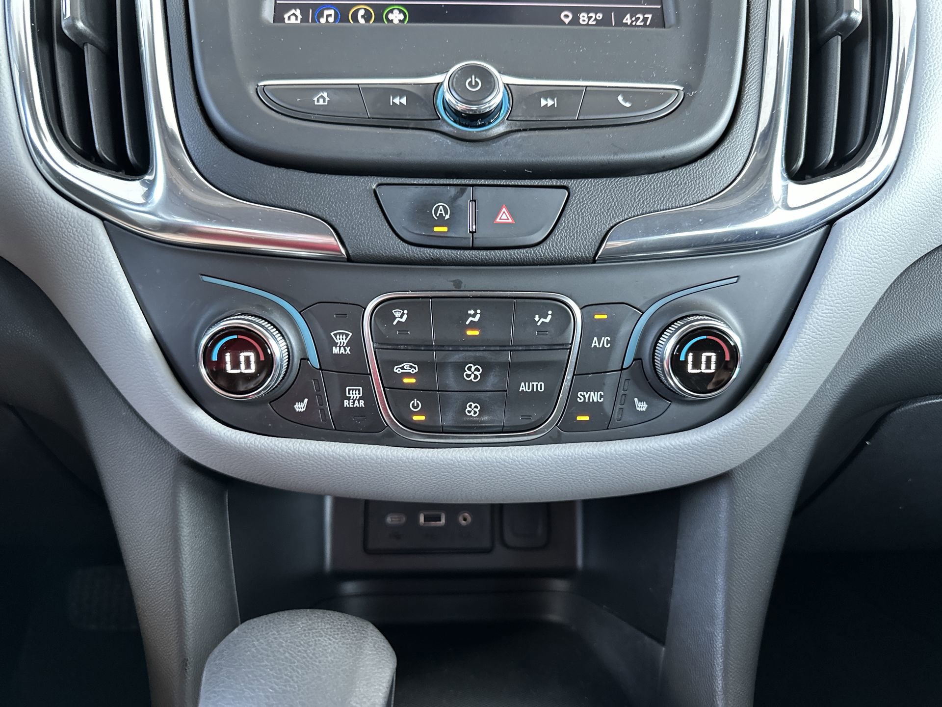 Used 2022 Chevrolet Equinox LT FWD image 34