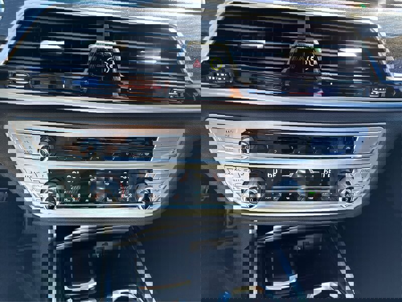 Used 2019 BMW 740i w/ M Sport Package image 24