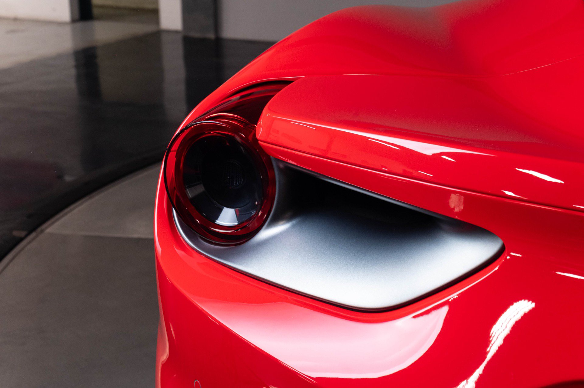 Used 2018 Ferrari 488 GTB RWD image 59