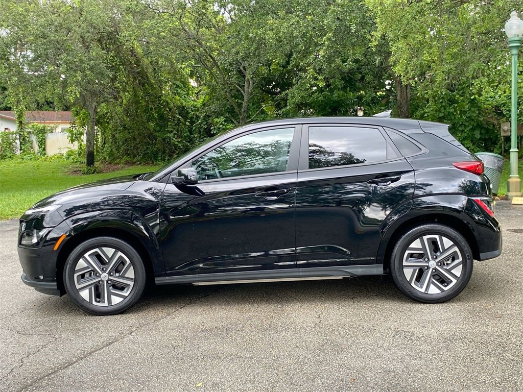 Used 2023 Hyundai Kona SEL image 4