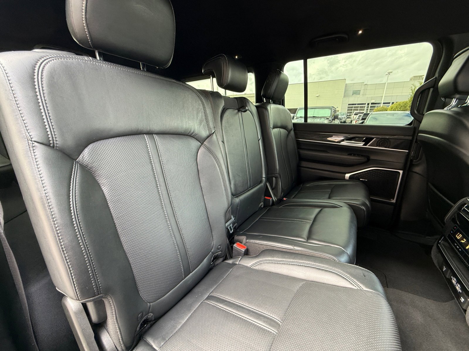 Used 2022 Jeep Wagoneer Series II image 18