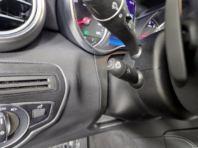Used 2020 Mercedes-Benz GLC 300 4MATIC image 26