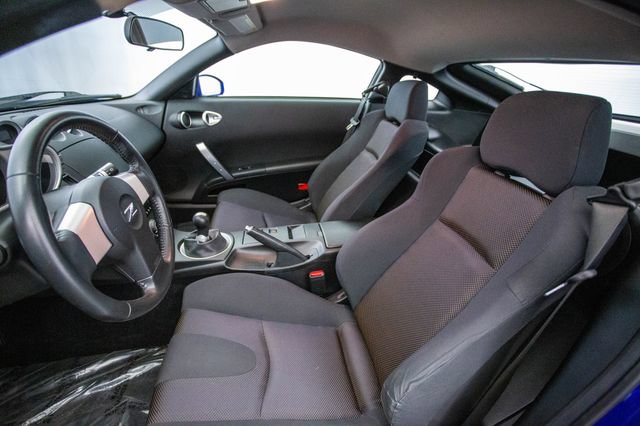 Used 2005 Nissan 350Z Coupe w/ (N93) Cargo Convenience Pkg RWD image 18