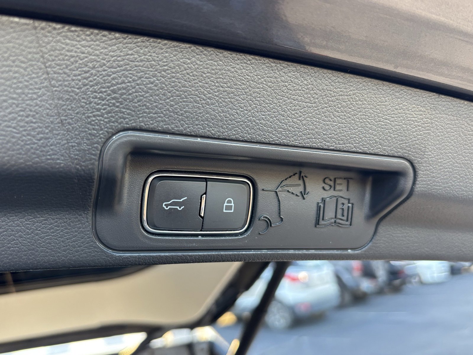 Used 2025 Ford Explorer Active image 23