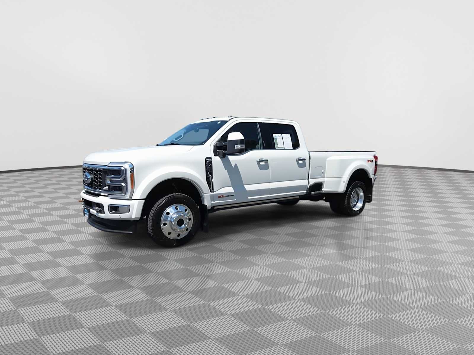 Used 2023 Ford F450 Limited w/ FX4 Off-Road Package AWD/4WD image 4