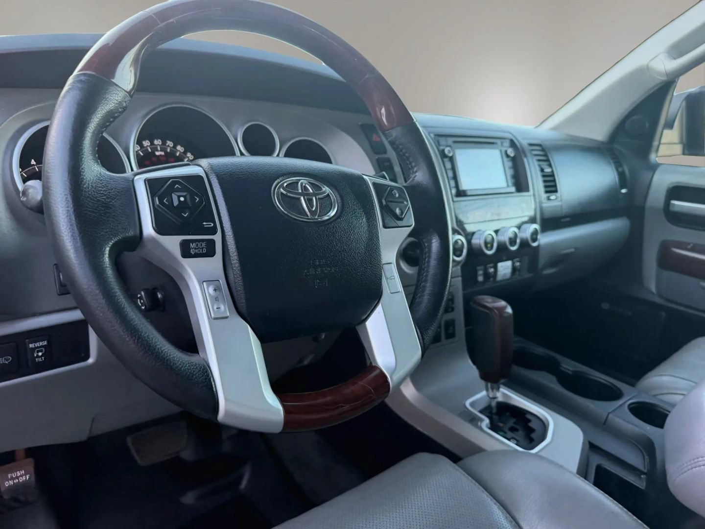Used 2016 Toyota Sequoia Platinum AWD/4WD image 11