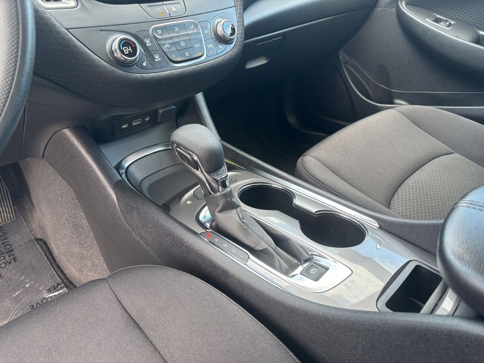 Used 2024 Chevrolet Malibu LT FWD image 42