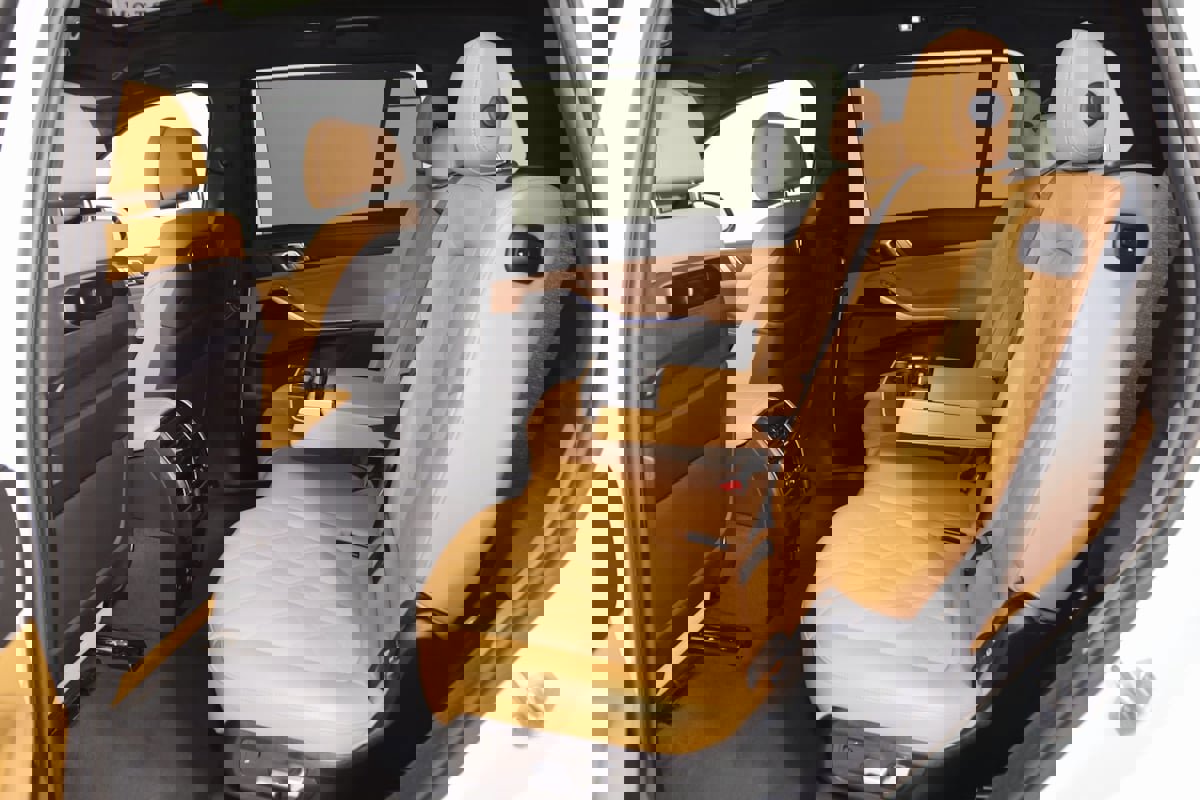 Used 2023 BMW X7 xDrive40i w/ M Sport Package image 56