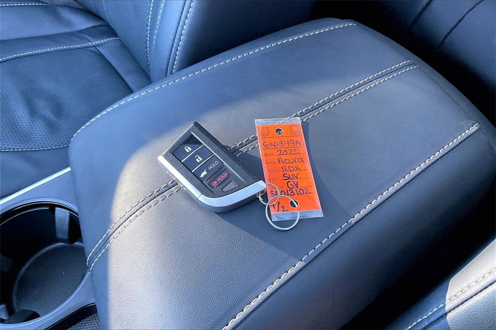 Used 2025 Acura RDX w/ Technology Package image 34