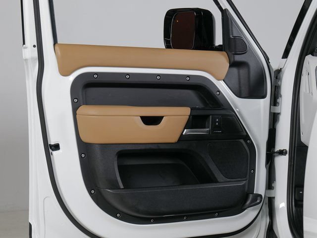 Certified 2025 Land Rover Defender 110 S AWD/4WD image 26