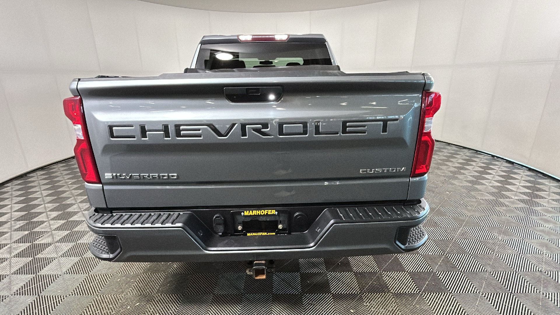 Used 2020 Chevrolet Silverado 1500 Custom w/ Custom Value Package AWD/4WD image 4