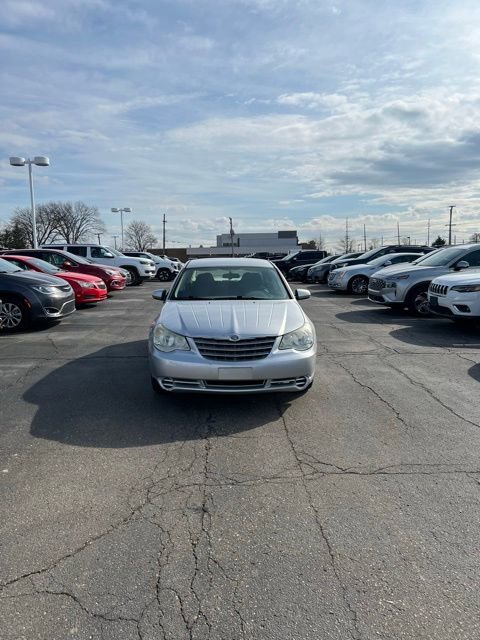 Used 2009 Chrysler Sebring Touring FWD image 2