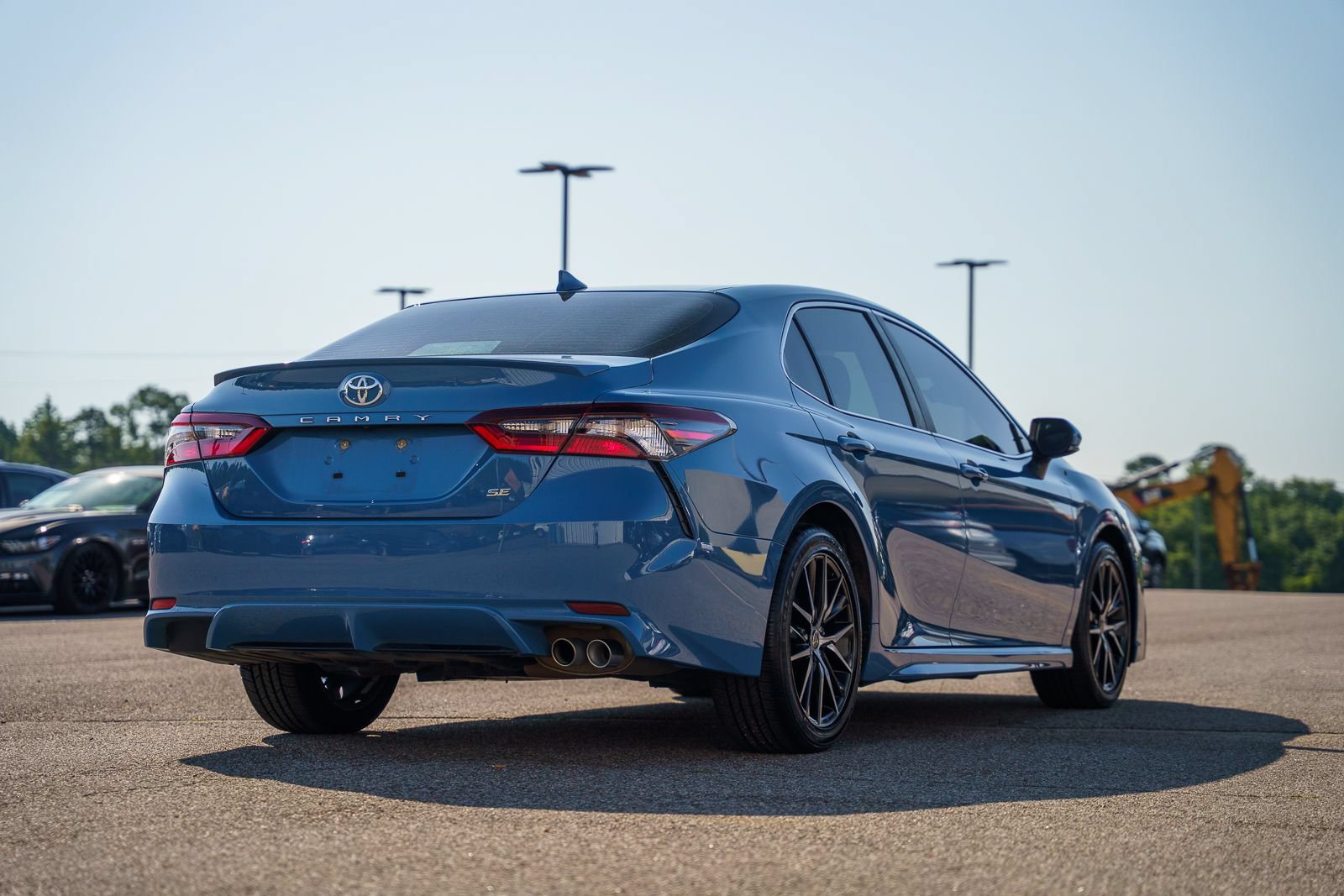 Used 2023 Toyota Camry SE FWD image 7