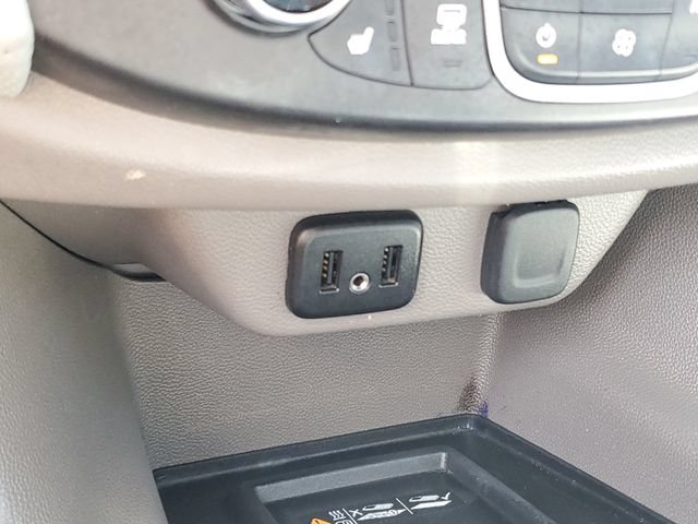 Used 2019 Chevrolet Traverse Premier AWD/4WD image 32
