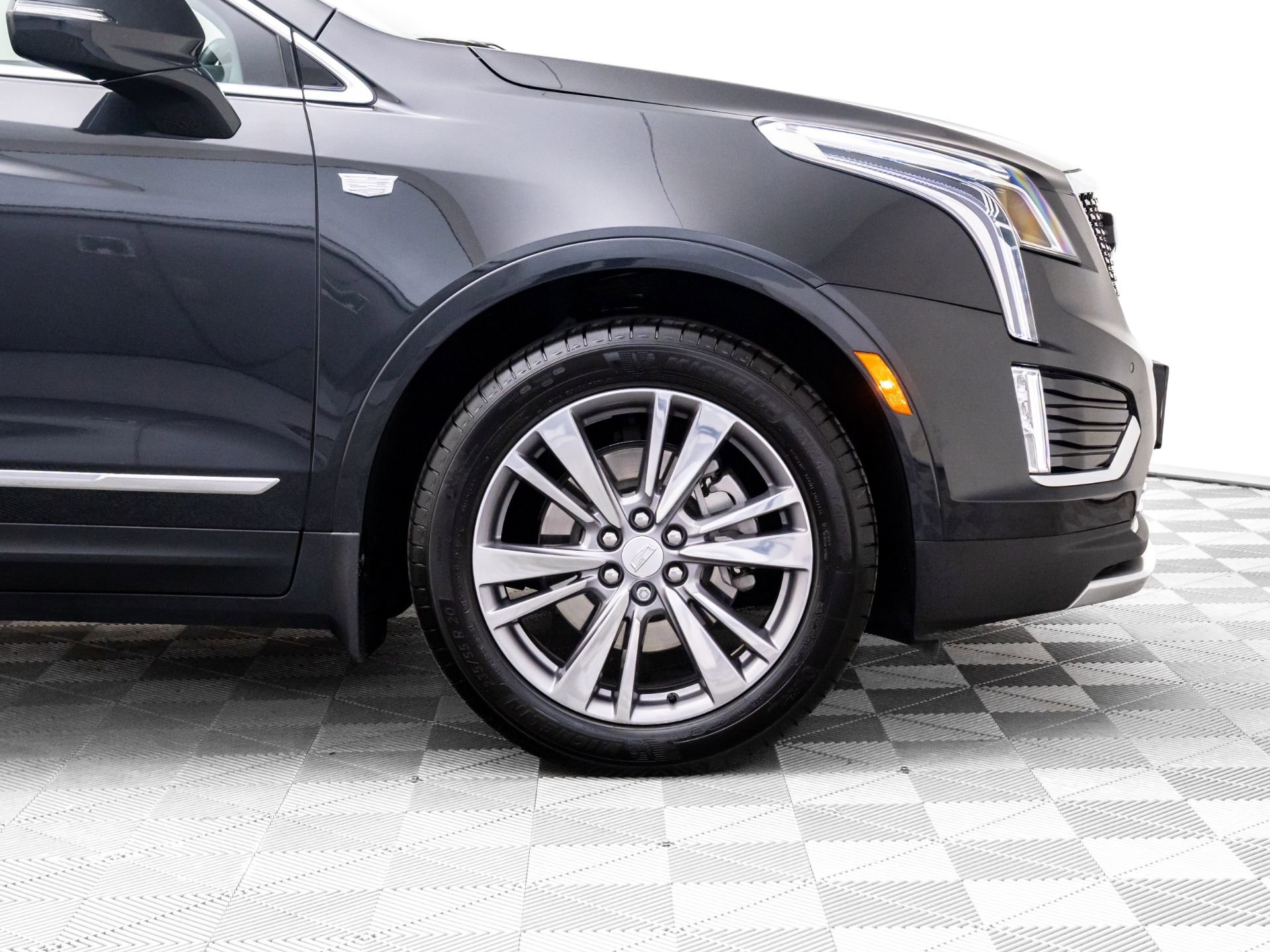 Used 2020 Cadillac XT5 Premium Luxury w/ LPO, Floor Liner Package image 34