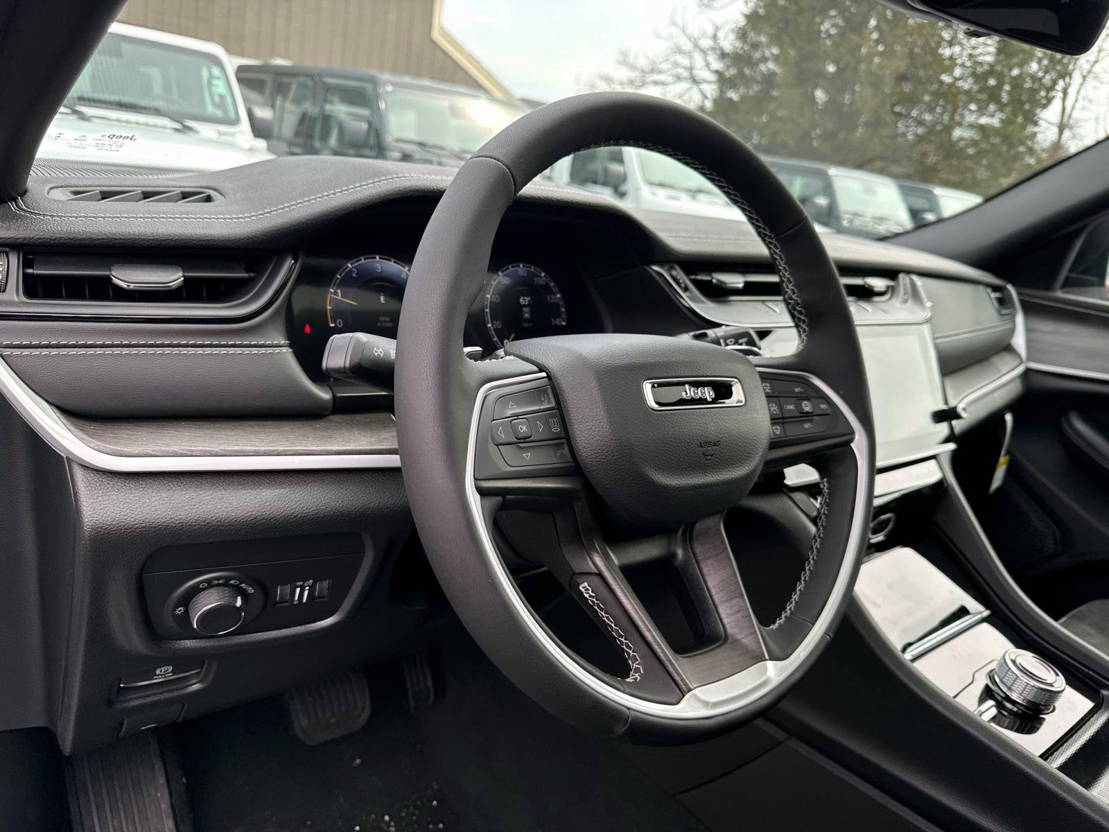 New 2026 Jeep Grand Cherokee L 4WD image 10
