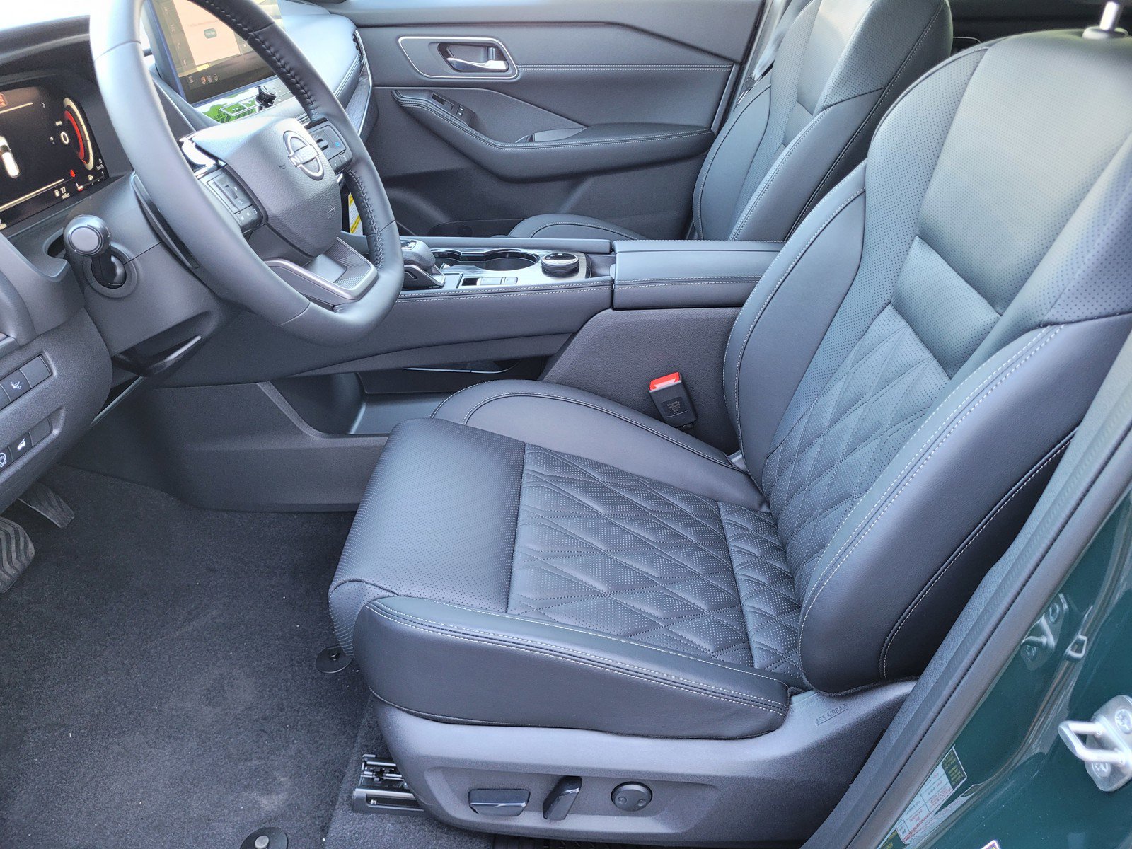 New 2026 Nissan Rogue Platinum w/ Platinum Premium Package AWD/4WD image 9
