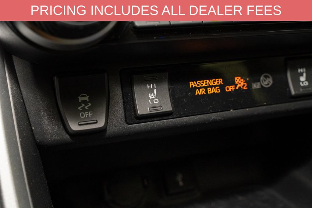 Used 2022 Toyota RAV4 XLE Premium AWD/4WD image 16