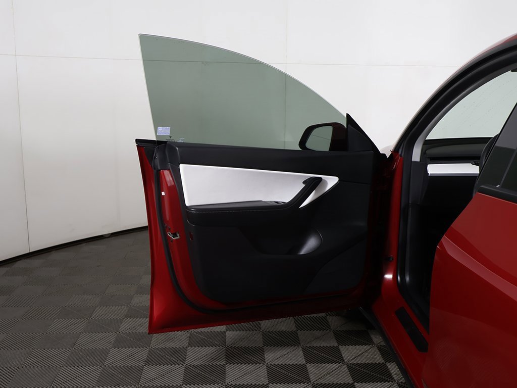 Used 2022 Tesla Model Y Long Range image 20