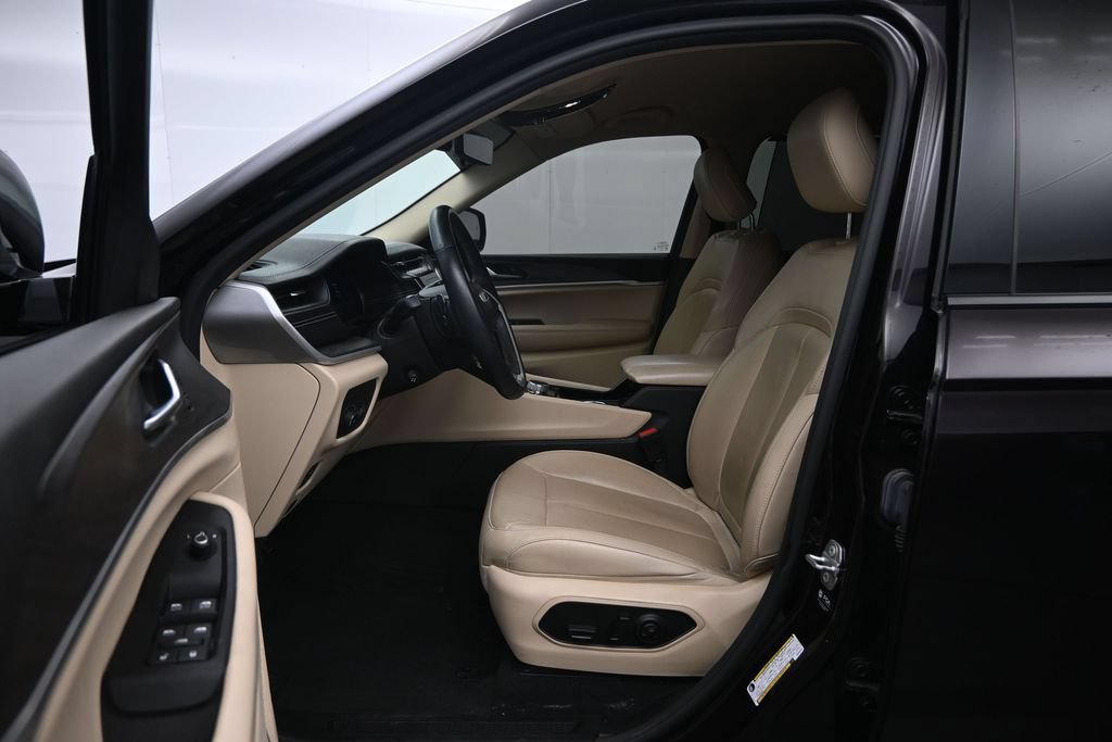 Used 2022 Jeep Grand Cherokee L Limited w/ Luxury Tech Group II AWD/4WD image 21
