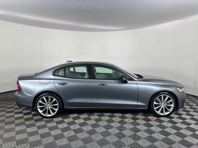 Used 2021 Volvo S60 T5 Momentum AWD/4WD image 25
