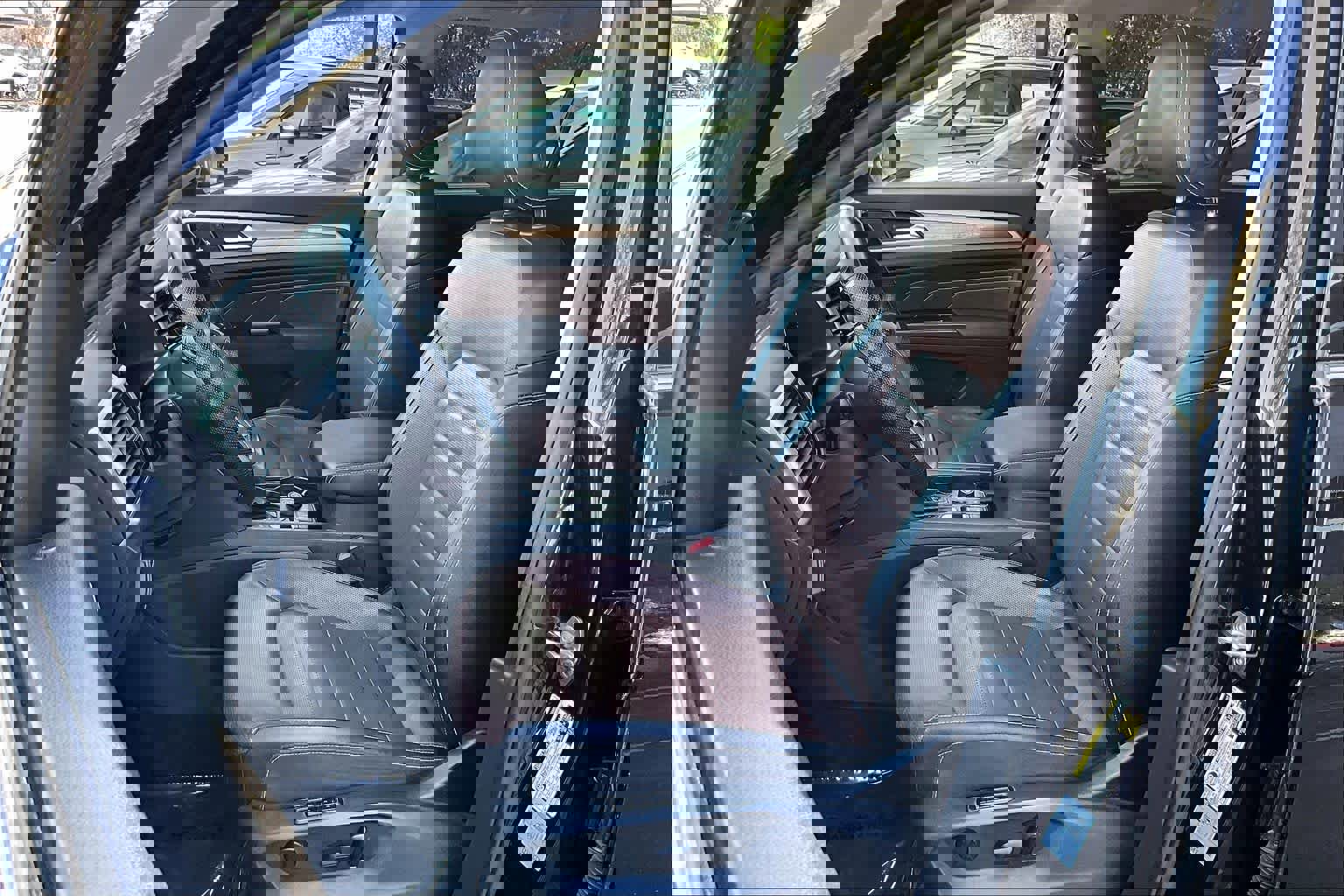 Used 2021 Volkswagen Atlas SEL Premium image 9