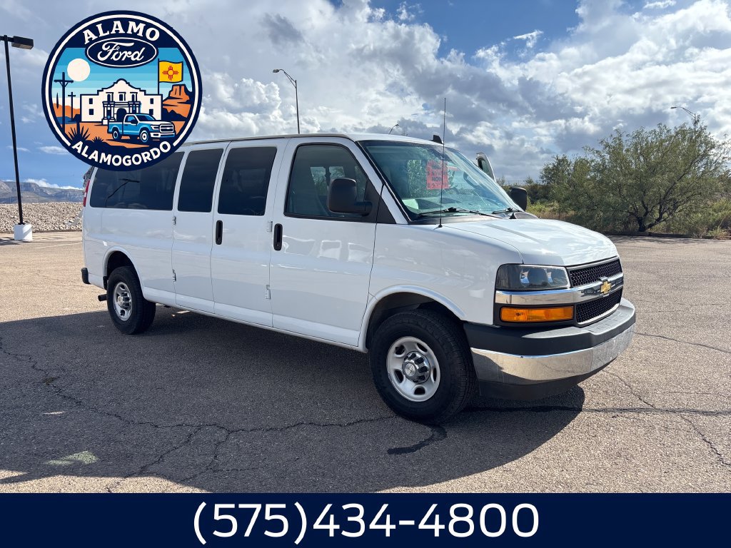 Used 2022 Chevrolet Express 3500 LT w/ LT Preferred Equipment Group RWD image 11