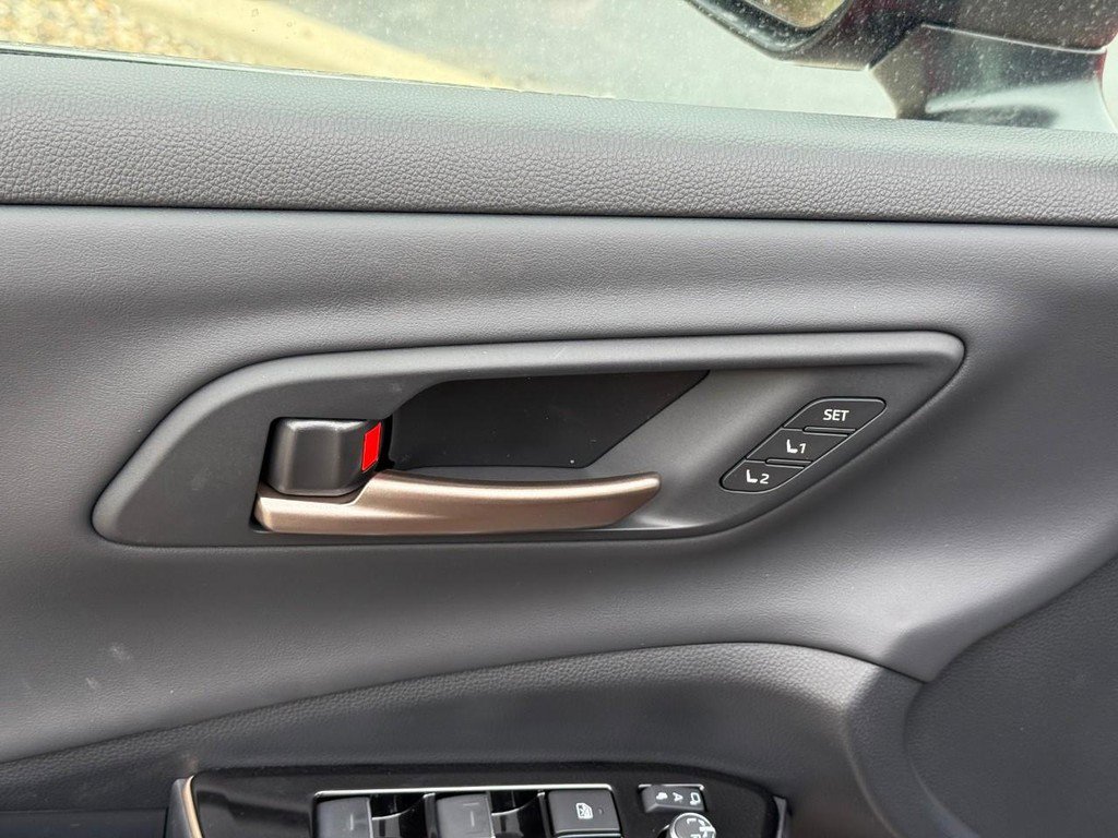 New 2026 Toyota Crown Platinum image 14