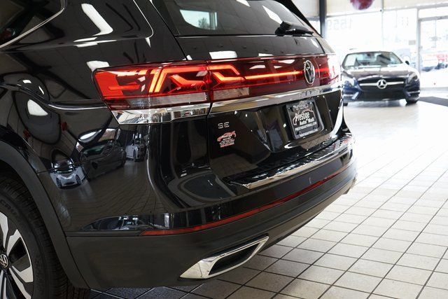 Used 2024 Volkswagen Atlas SE image 16