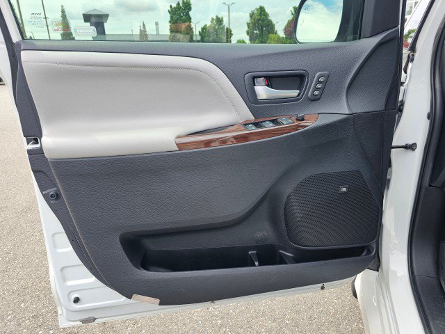 Used 2020 Toyota Sienna Limited FWD image 26