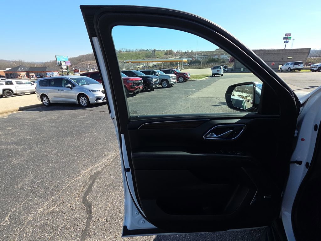 Used 2023 Chevrolet Tahoe Premier image 12