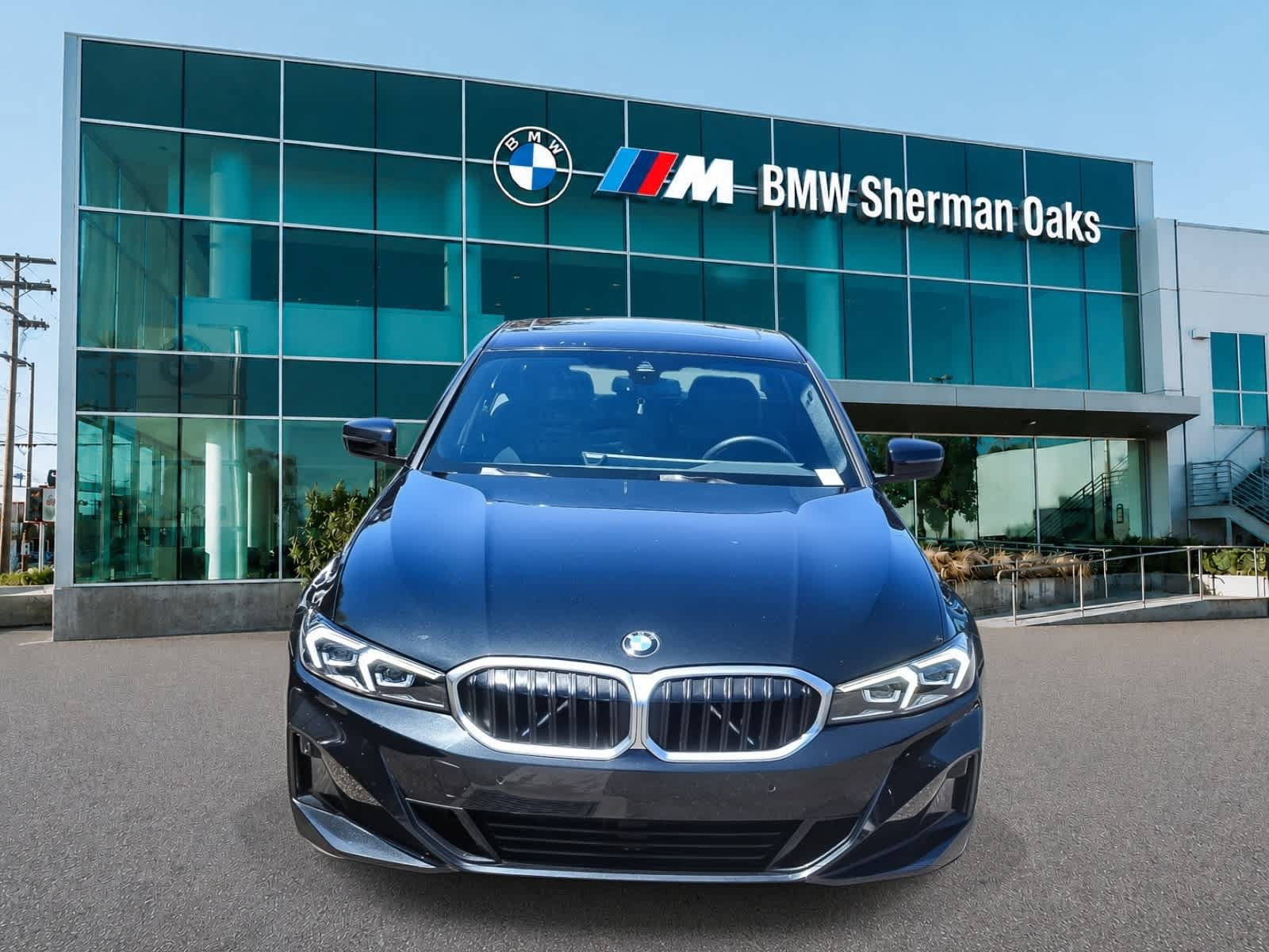 Used 2023 BMW 330i Sedan w/ Driving Assistance Package RWD image 2