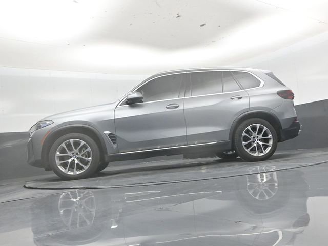 Used 2025 BMW X5 xDrive40i AWD/4WD image 45