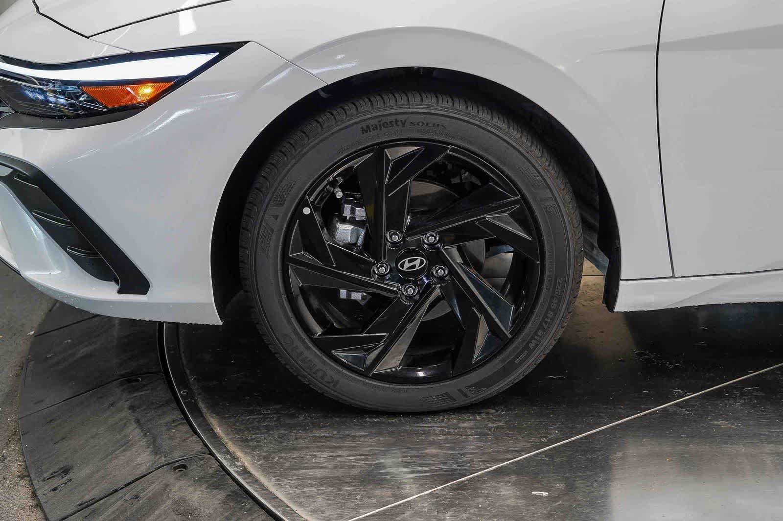 Used 2026 Hyundai Elantra Sport FWD image 9