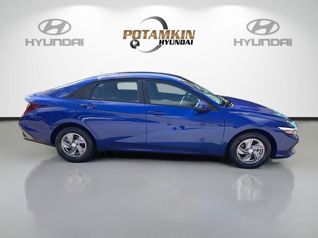 New 2026 Hyundai Elantra SE image 4