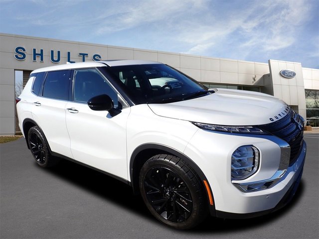 Used 2022 Mitsubishi Outlander SEL Black Edition image 3