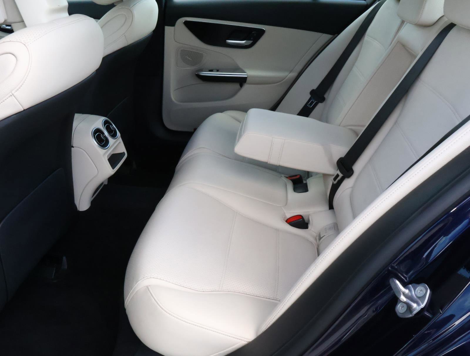 Used 2022 Mercedes-Benz C 300 4MATIC Sedan image 21