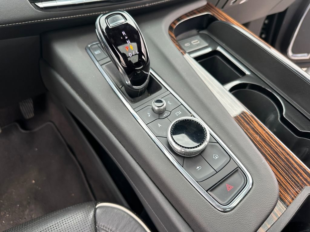 Used 2023 Cadillac Escalade ESV Premium Luxury image 17