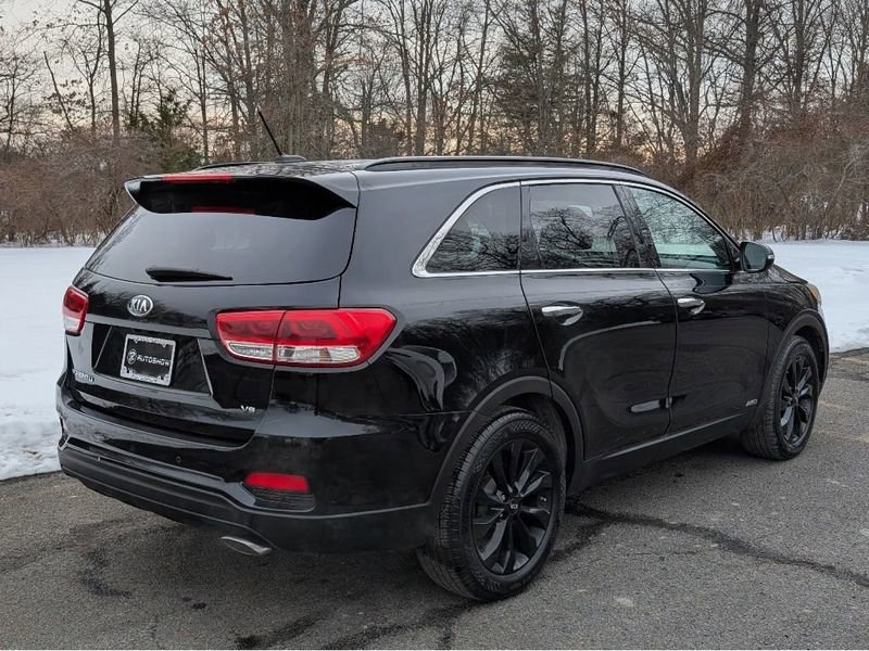 Used 2019 Kia Sorento S image 5