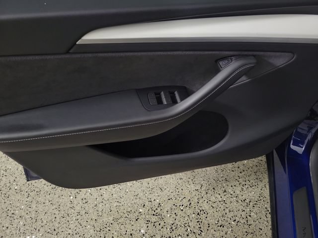 Used 2024 Tesla Model Y Long Range AWD/4WD image 18