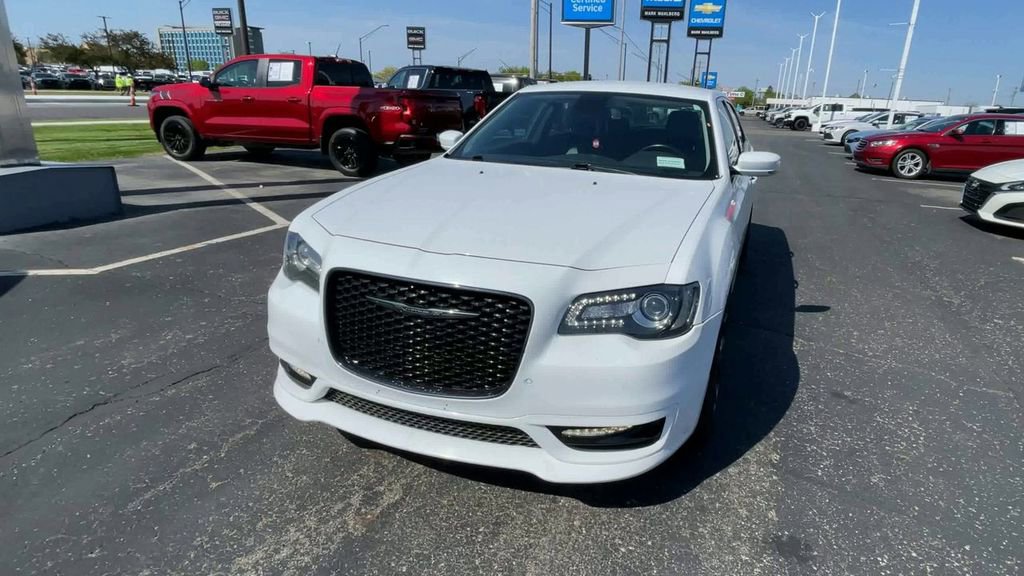 Used 2022 Chrysler 300 Touring L w/ Comfort Group RWD image 5